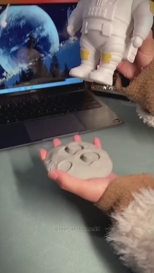 Astronaut Galaxy Projector — Starry Sky & Nebula Night Light